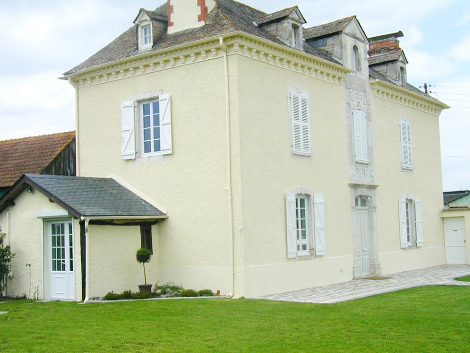 Façadier à Gelos - Façade rénovée - Résultat final