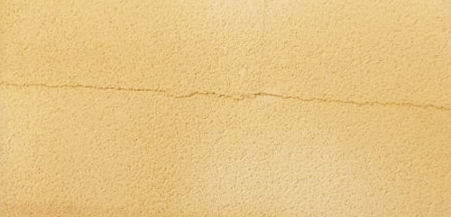 Traitement des fissures des murs