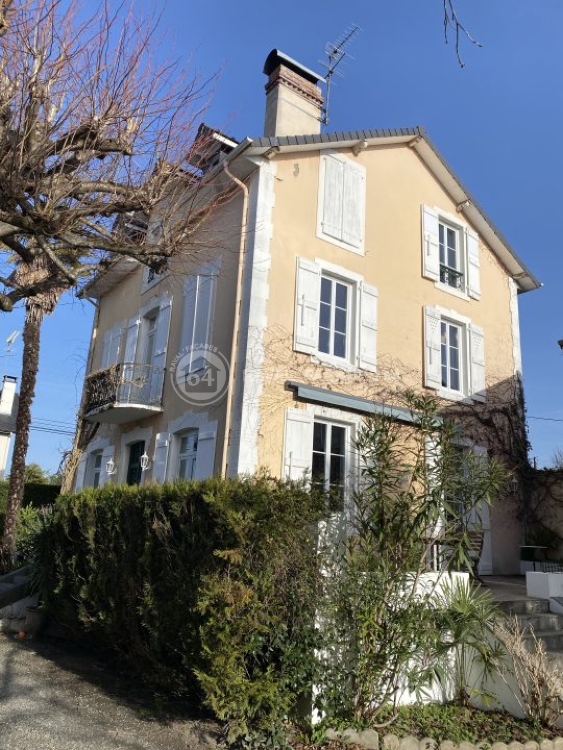 Ravalement façades d'une maison à Gelos, 64110, Pyrénées Atlantiques